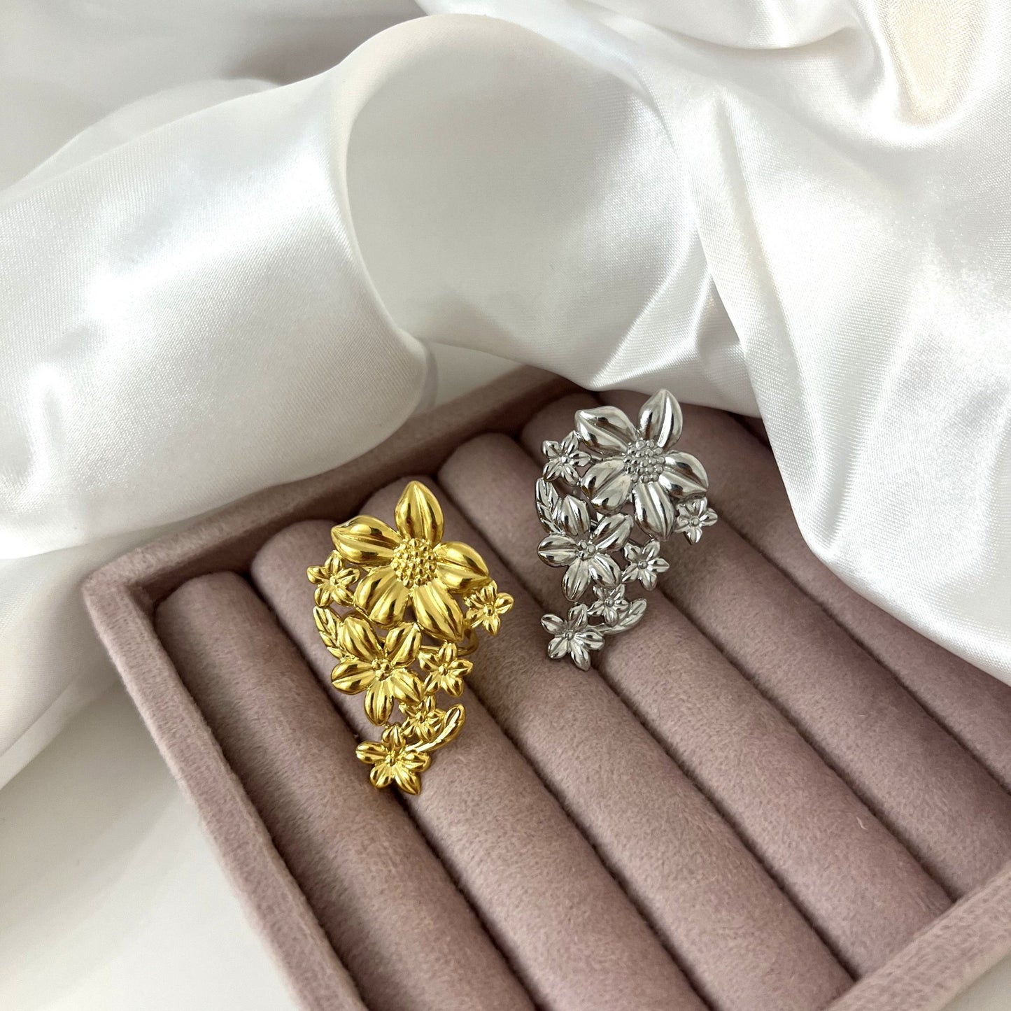 Anello Fiori scolpiti