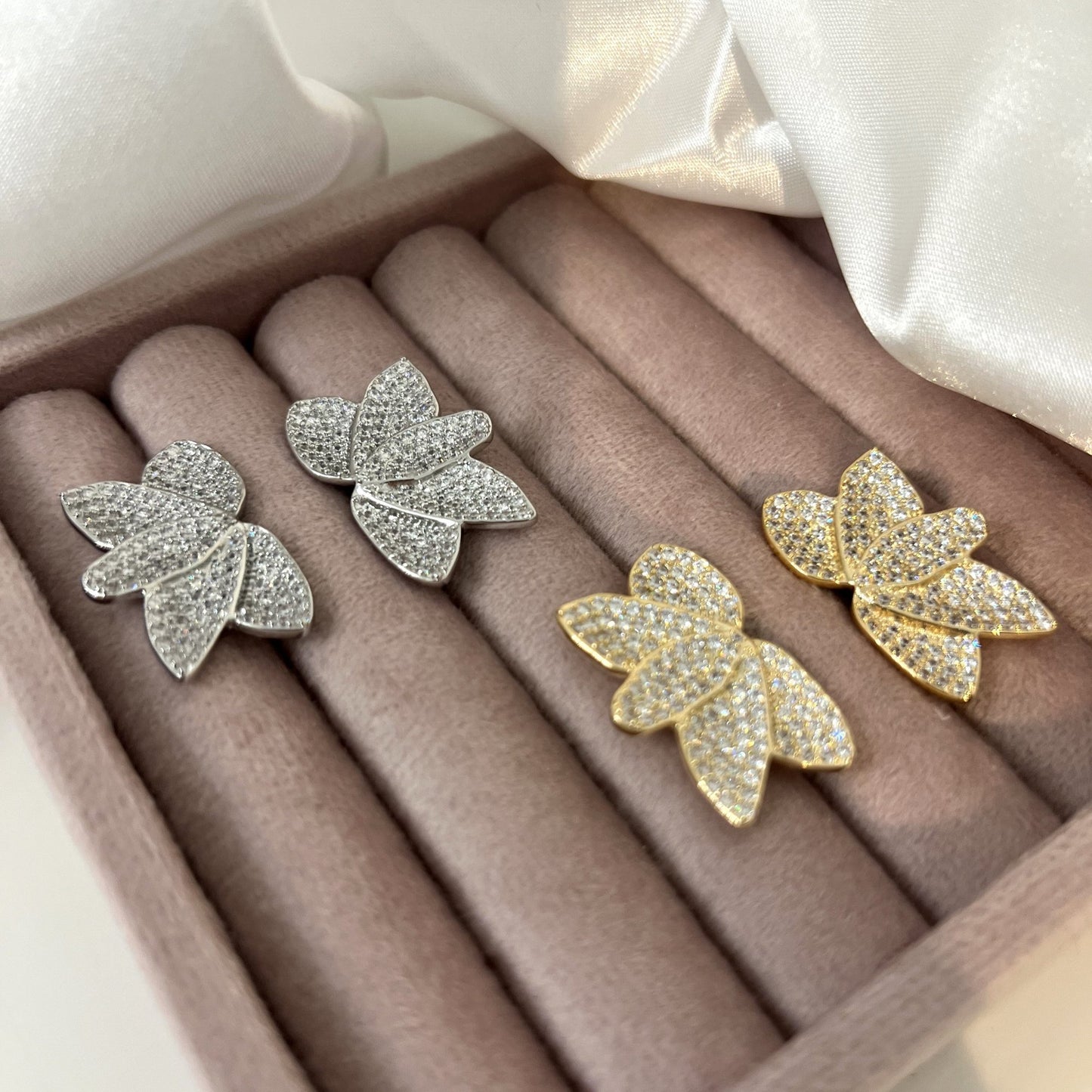 Orecchini Mini Foglie Strass