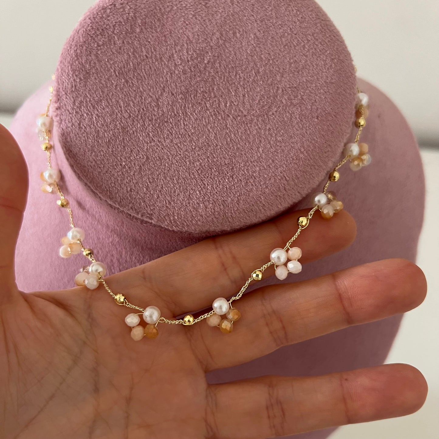 collana fiori chiari