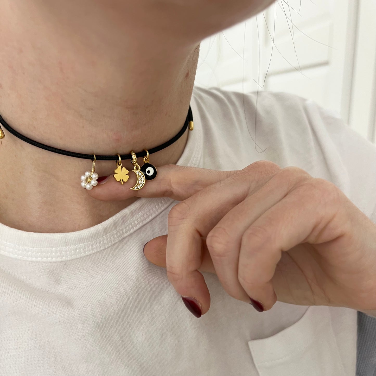 Collarino Nero con charms